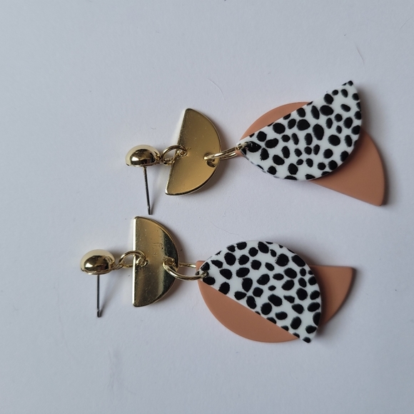 Dangle Earrings - Picture 5 of 8